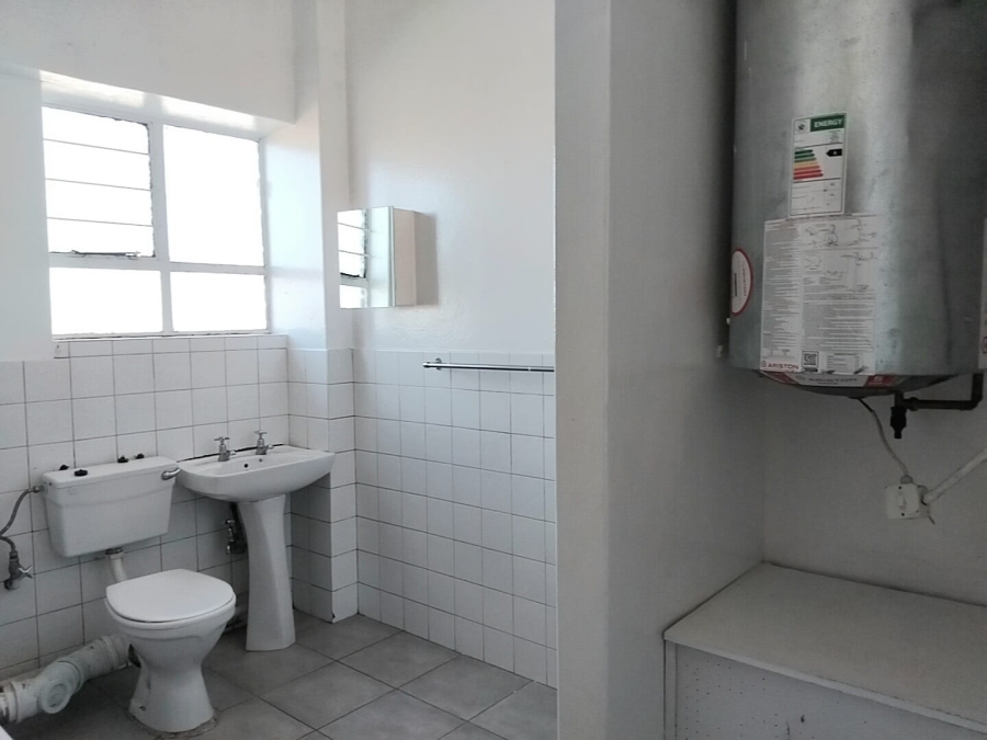 To Let 2 Bedroom Property for Rent in Florida Park Gauteng