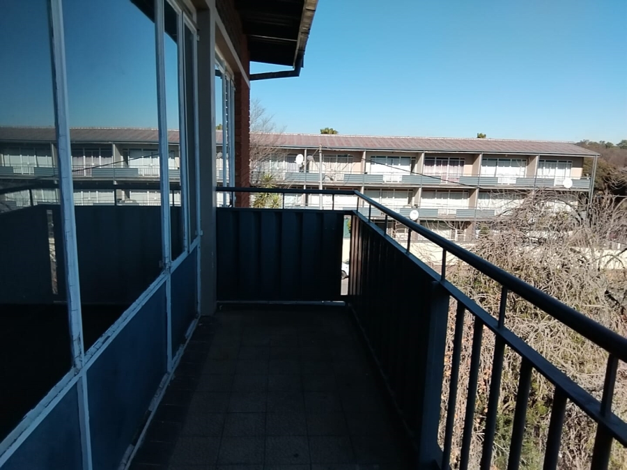 To Let 2 Bedroom Property for Rent in Florida Park Gauteng