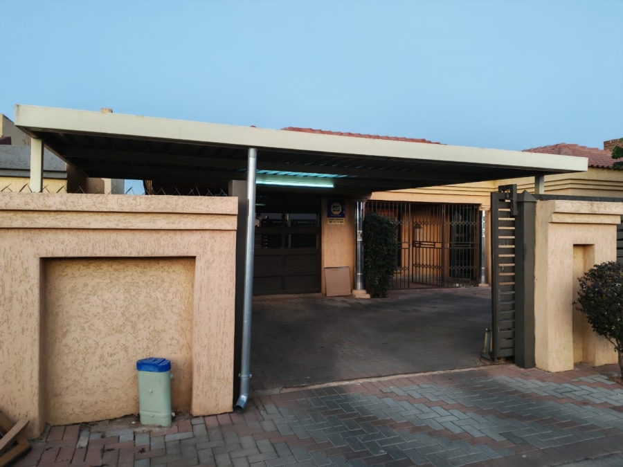 3 Bedroom Property for Sale in Soshanguve DD Gauteng
