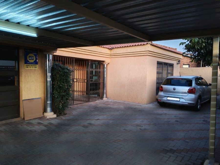 3 Bedroom Property for Sale in Soshanguve DD Gauteng