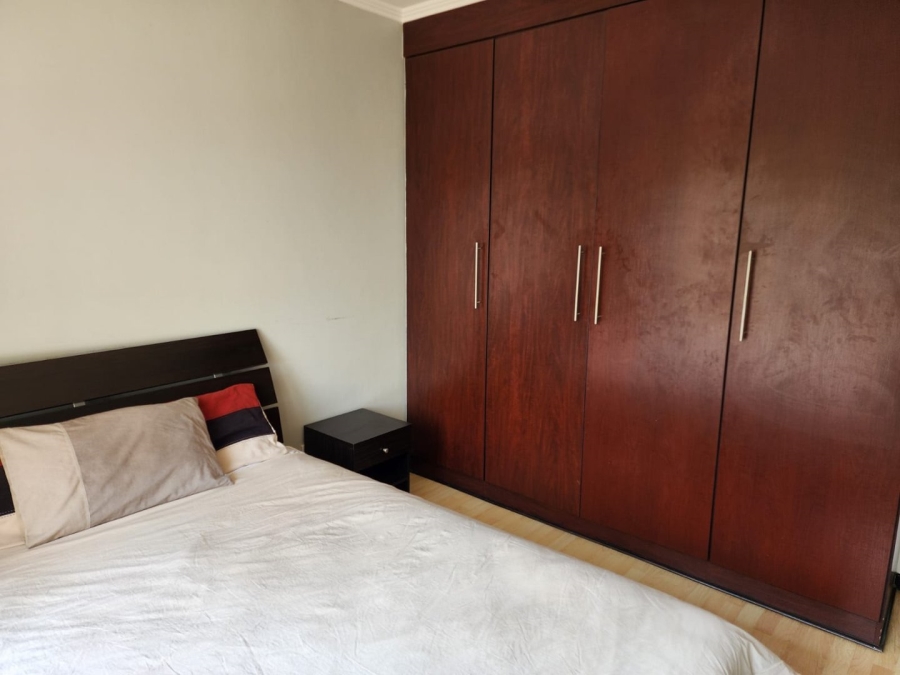 2 Bedroom Property for Sale in Sunninghill Gauteng
