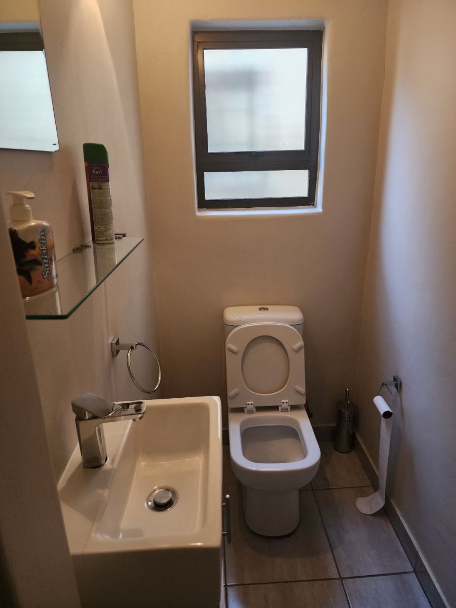 4 Bedroom Property for Sale in Zwartkop Gauteng