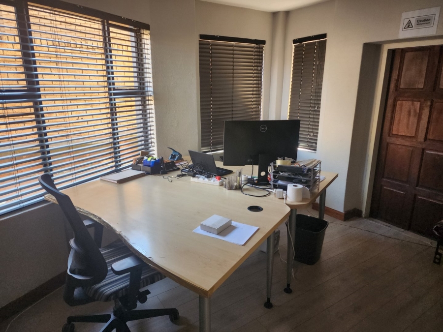 4 Bedroom Property for Sale in Zwartkop Gauteng