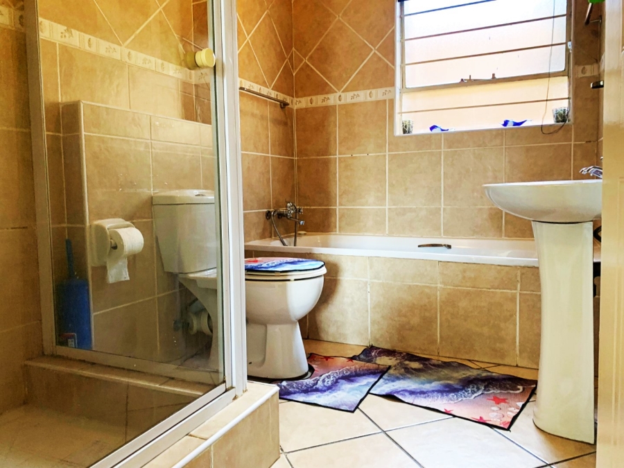 2 Bedroom Property for Sale in Celtisdal Gauteng