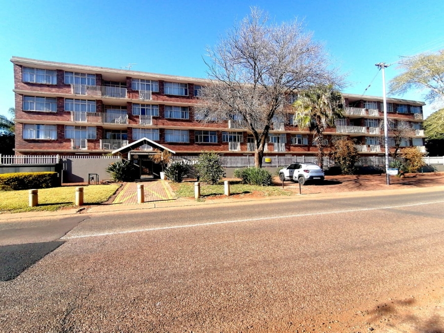 To Let 3 Bedroom Property for Rent in Sinoville Gauteng