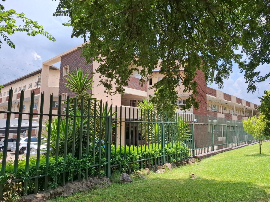 2 Bedroom Property for Sale in Waverley Gauteng