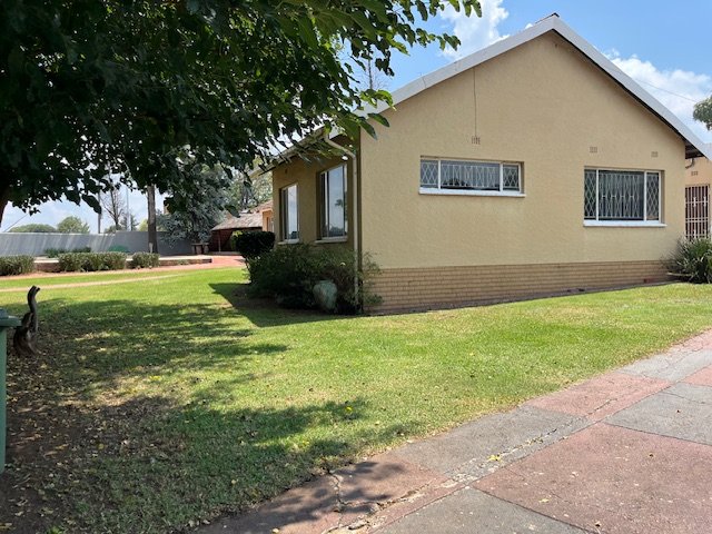 To Let 3 Bedroom Property for Rent in Kibler Park Gauteng