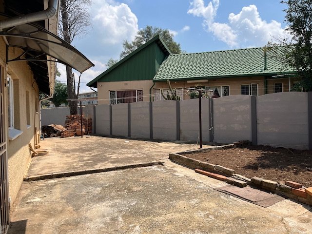 To Let 3 Bedroom Property for Rent in Kibler Park Gauteng