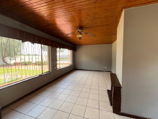 To Let 3 Bedroom Property for Rent in Kibler Park Gauteng