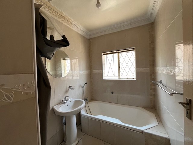 To Let 3 Bedroom Property for Rent in Kibler Park Gauteng
