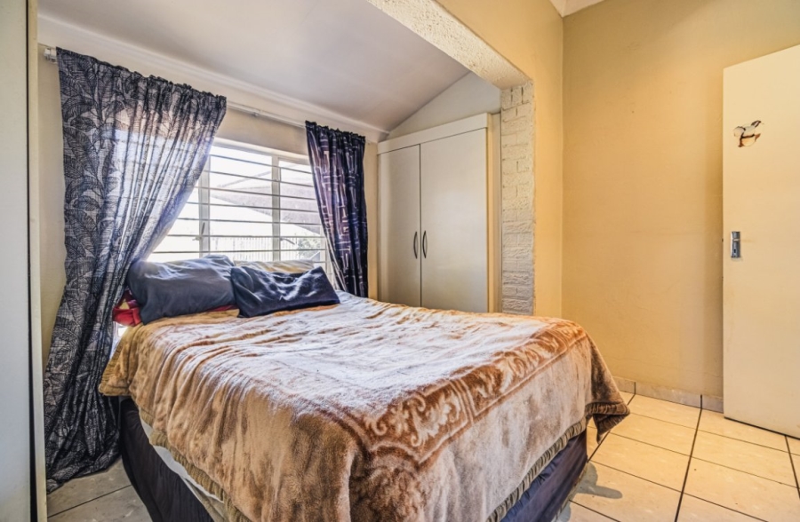 3 Bedroom Property for Sale in Buurendal Gauteng