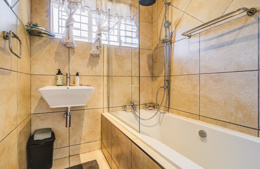 3 Bedroom Property for Sale in Buurendal Gauteng