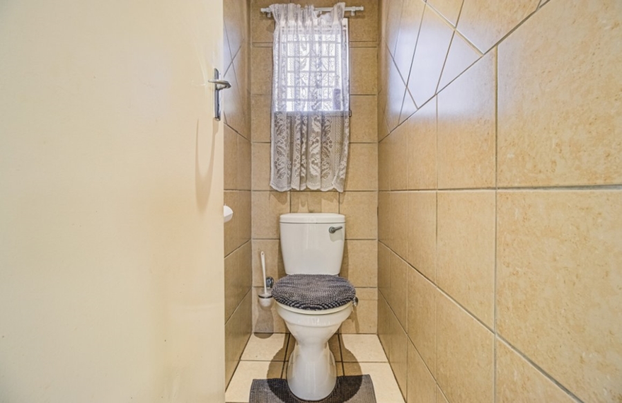 3 Bedroom Property for Sale in Buurendal Gauteng