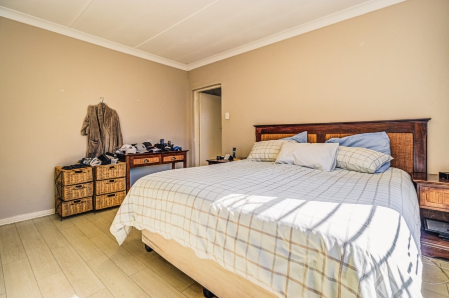 3 Bedroom Property for Sale in Buurendal Gauteng