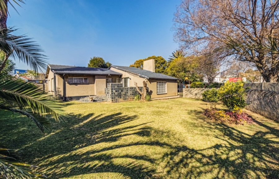 3 Bedroom Property for Sale in Buurendal Gauteng