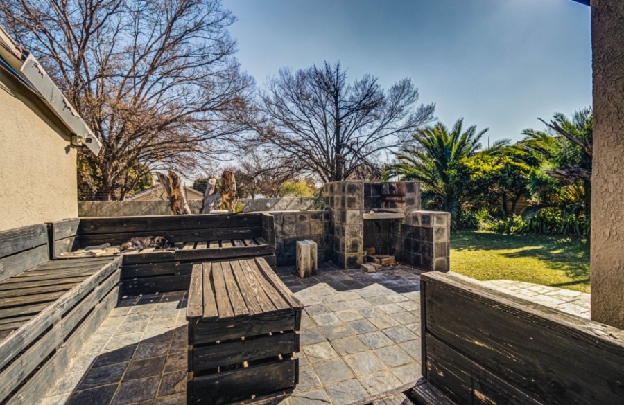 3 Bedroom Property for Sale in Buurendal Gauteng