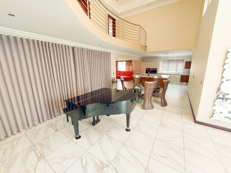 5 Bedroom Property for Sale in Blue Valley Golf Estate Gauteng