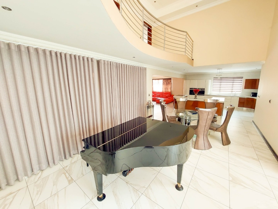 5 Bedroom Property for Sale in Blue Valley Golf Estate Gauteng