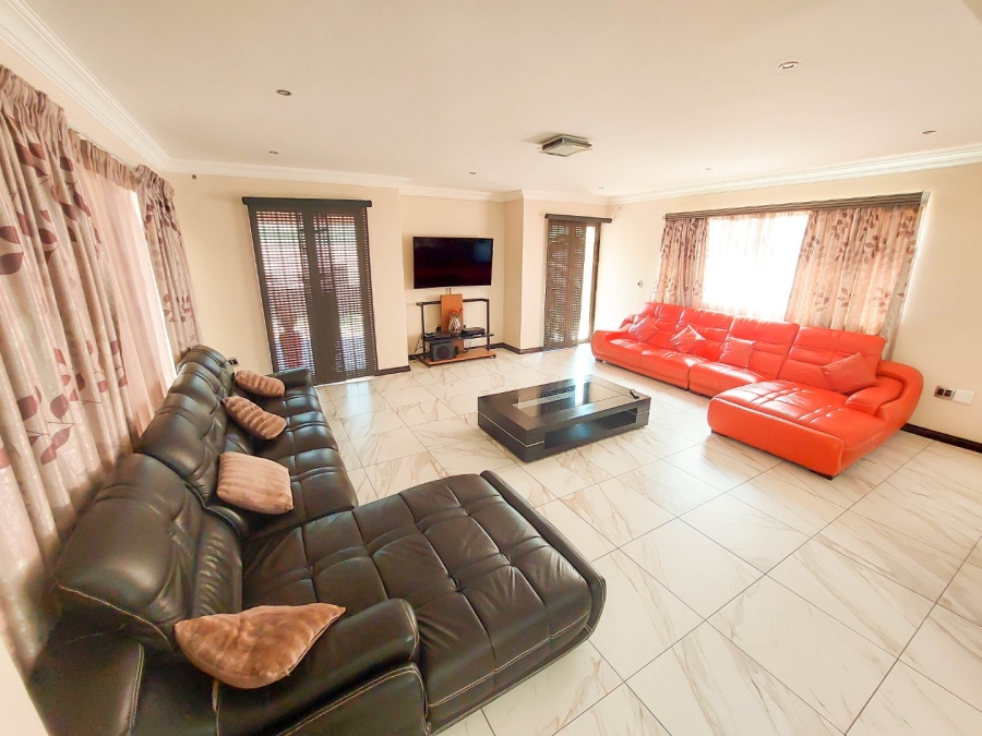 5 Bedroom Property for Sale in Blue Valley Golf Estate Gauteng