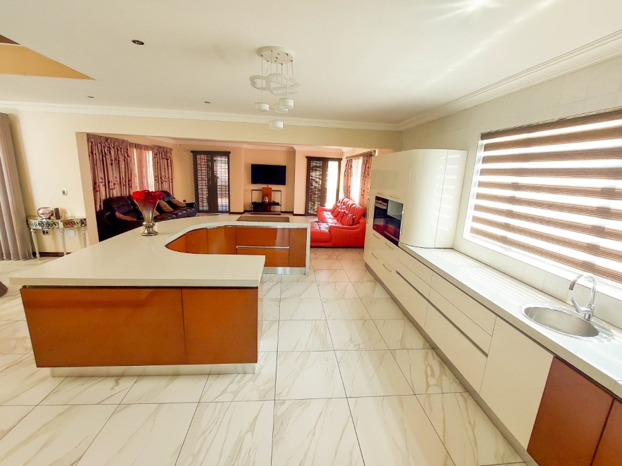 5 Bedroom Property for Sale in Blue Valley Golf Estate Gauteng