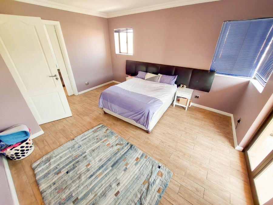 5 Bedroom Property for Sale in Blue Valley Golf Estate Gauteng