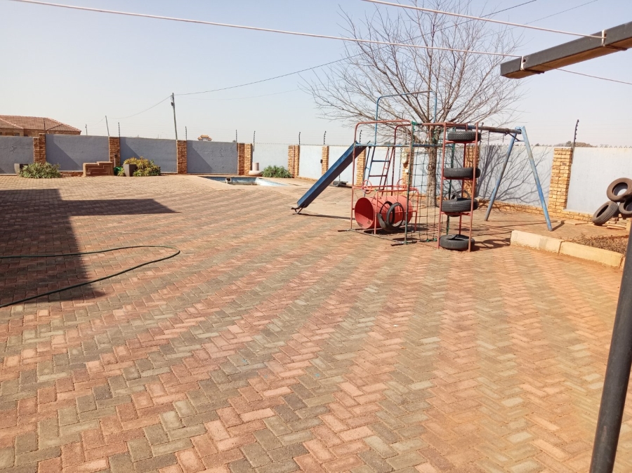 4 Bedroom Property for Sale in Cultura Park Gauteng