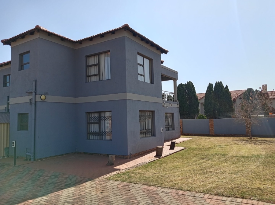 4 Bedroom Property for Sale in Cultura Park Gauteng