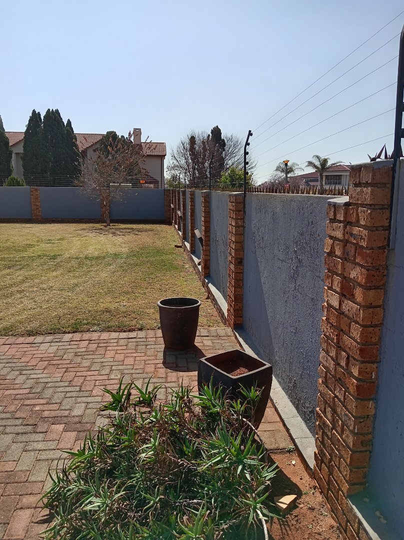 4 Bedroom Property for Sale in Cultura Park Gauteng