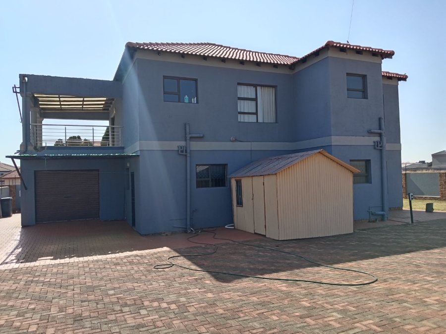4 Bedroom Property for Sale in Cultura Park Gauteng