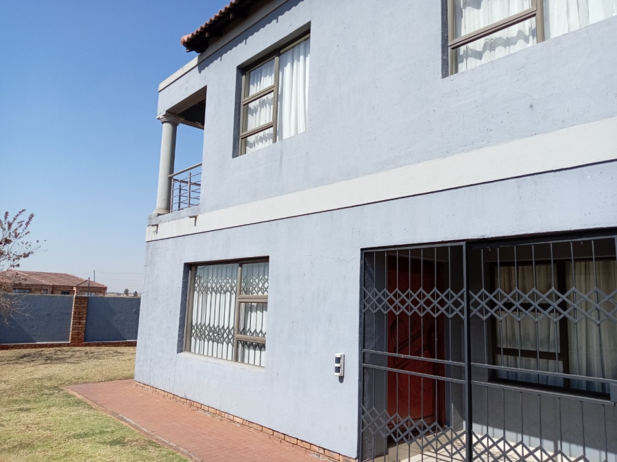 4 Bedroom Property for Sale in Cultura Park Gauteng