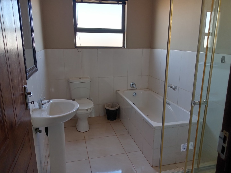 4 Bedroom Property for Sale in Cultura Park Gauteng