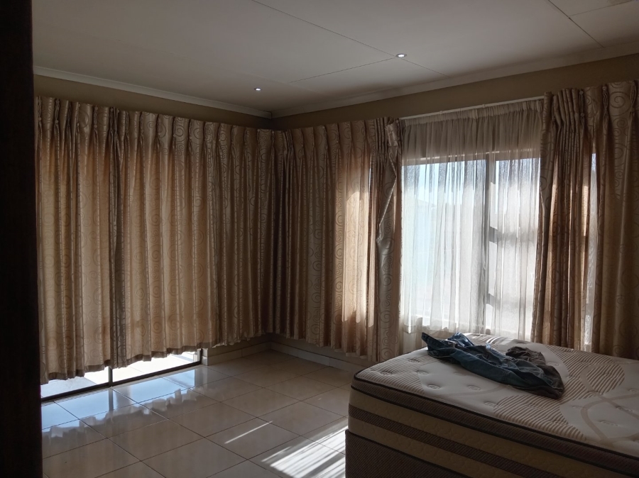 4 Bedroom Property for Sale in Cultura Park Gauteng