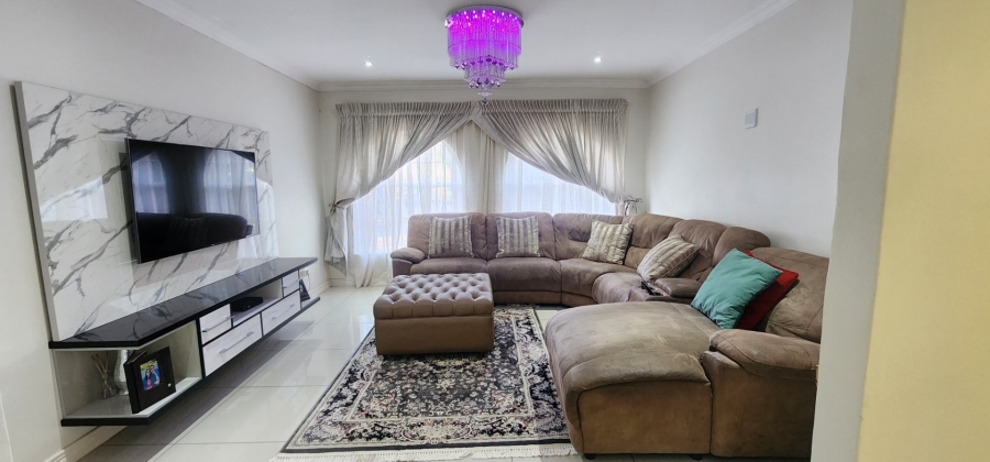 4 Bedroom Property for Sale in Erasmia Gauteng