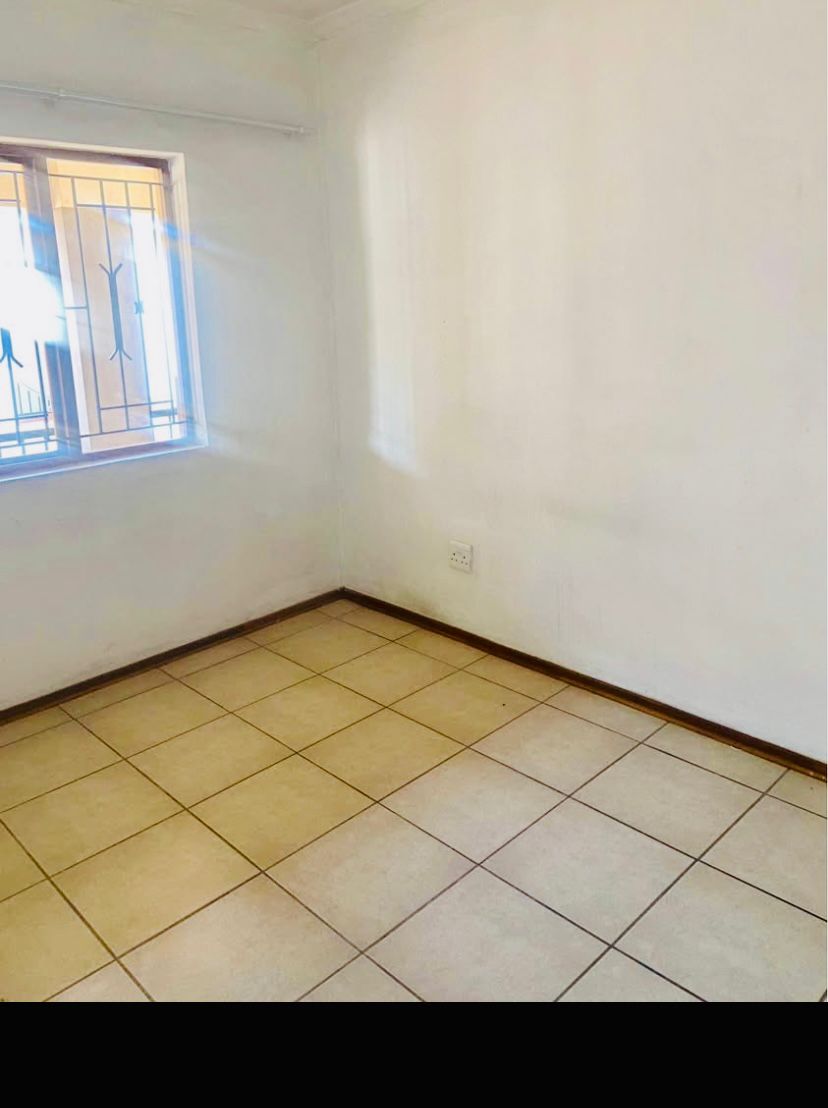 2 Bedroom Property for Sale in Pretoria North Gauteng