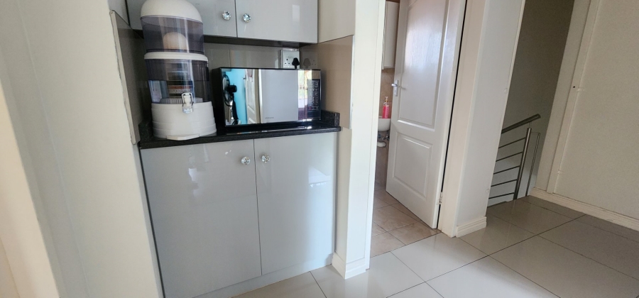 To Let 4 Bedroom Property for Rent in Erasmia Gauteng