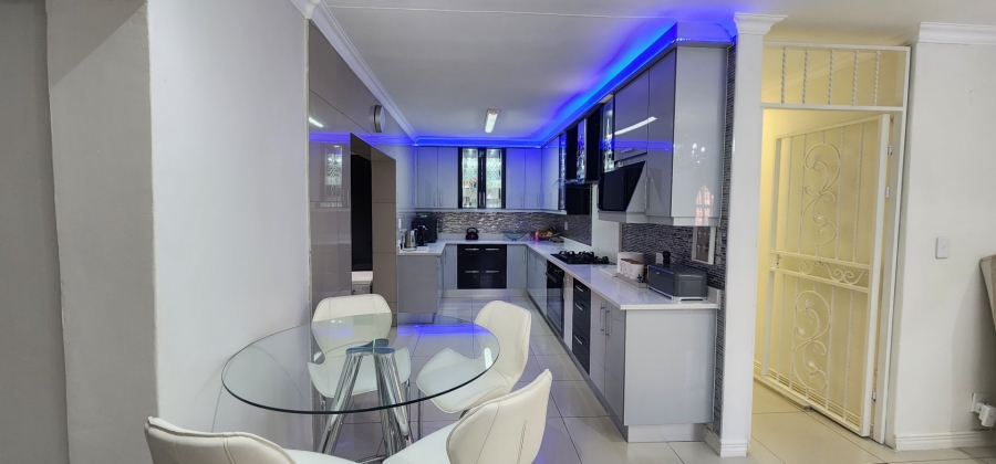 To Let 4 Bedroom Property for Rent in Erasmia Gauteng