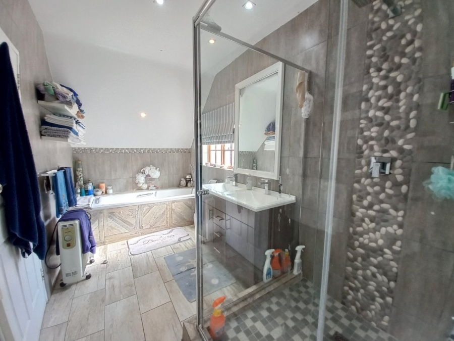 3 Bedroom Property for Sale in Eastleigh Ridge Gauteng