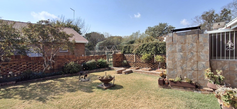 3 Bedroom Property for Sale in Barvallen Gauteng