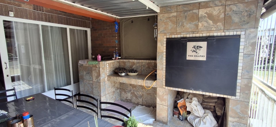 3 Bedroom Property for Sale in Barvallen Gauteng