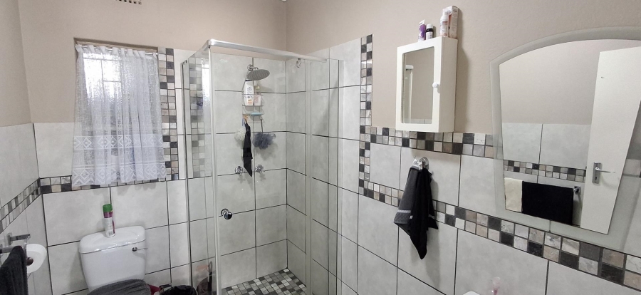 3 Bedroom Property for Sale in Barvallen Gauteng