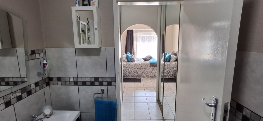 3 Bedroom Property for Sale in Barvallen Gauteng