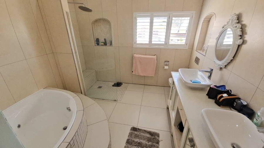 3 Bedroom Property for Sale in Crescent Wood Country Estate Gauteng