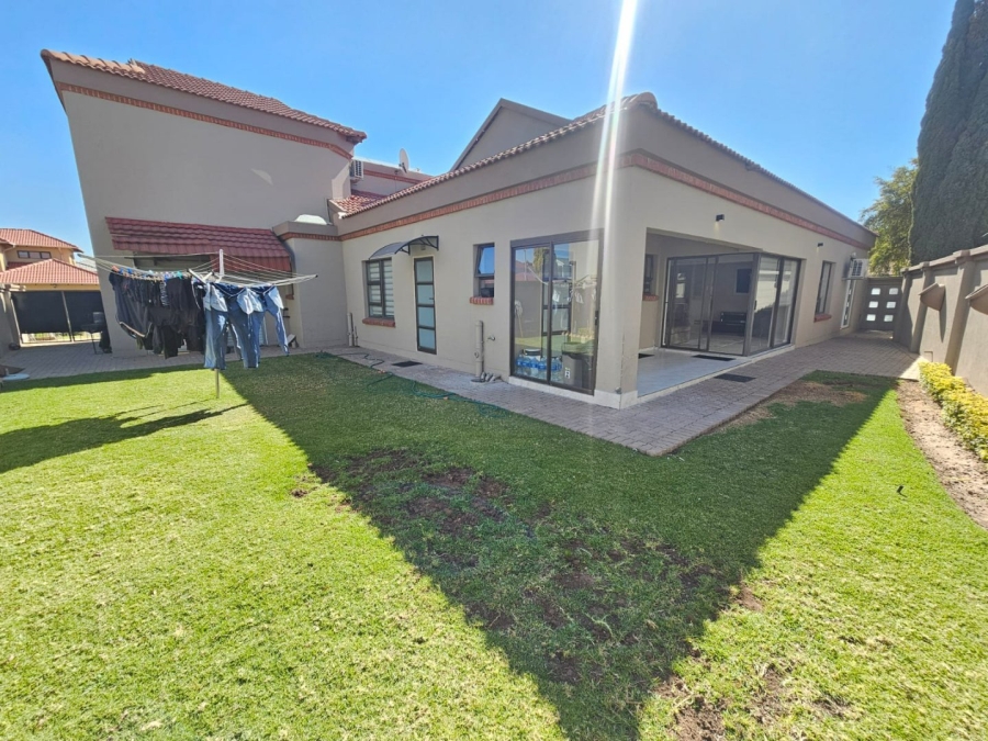 3 Bedroom Property for Sale in Crescent Wood Country Estate Gauteng