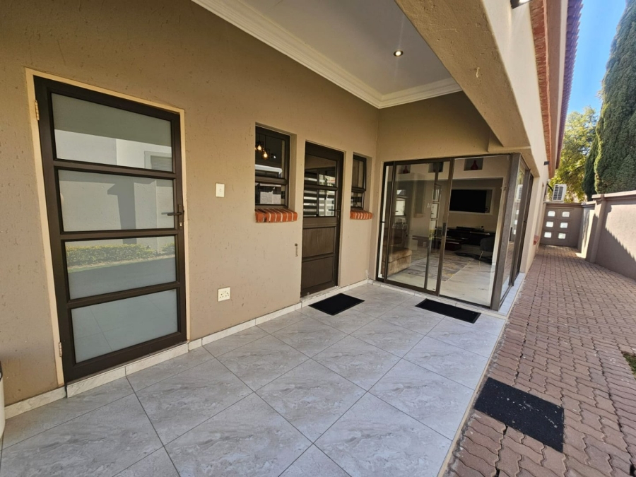 3 Bedroom Property for Sale in Crescent Wood Country Estate Gauteng