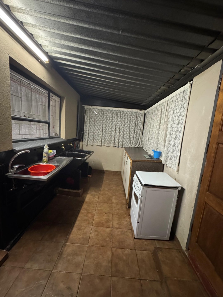 To Let 3 Bedroom Property for Rent in Laudium Ext 2 Gauteng