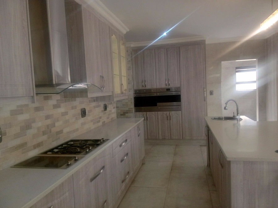 5 Bedroom Property for Sale in Blue Valley Golf Estate Gauteng
