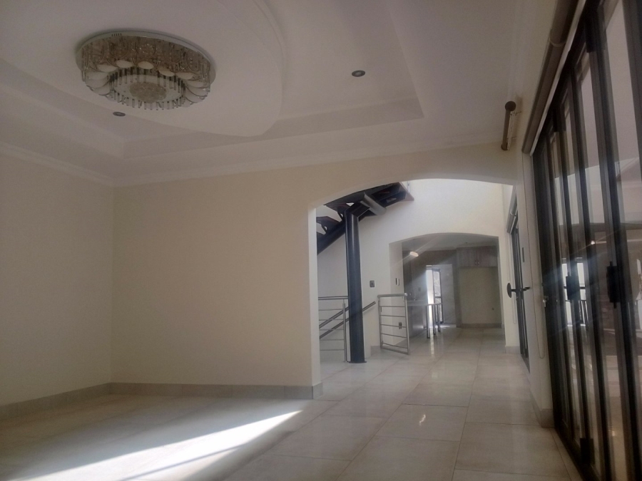 5 Bedroom Property for Sale in Blue Valley Golf Estate Gauteng