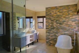 5 Bedroom Property for Sale in Blue Valley Golf Estate Gauteng
