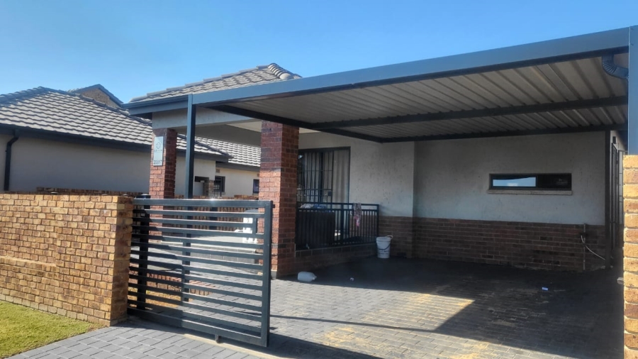 3 Bedroom Property for Sale in Lion Pride Gauteng