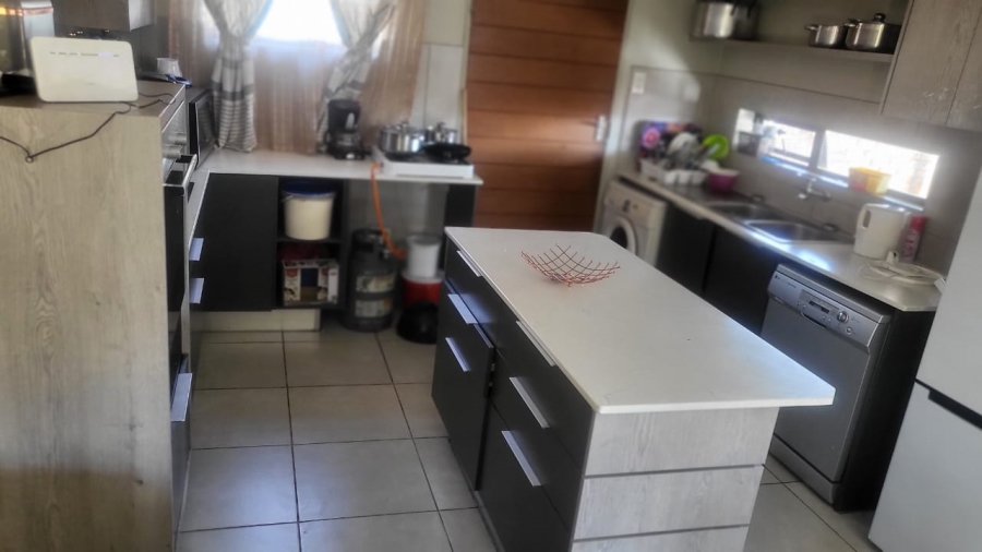 3 Bedroom Property for Sale in Lion Pride Gauteng